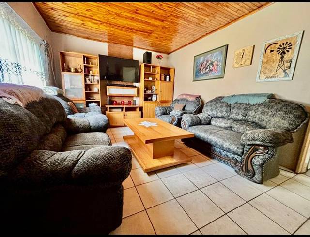 3 BEDROOM HOUSE FOR SALE IN VANDERBIJLPARK CW 6